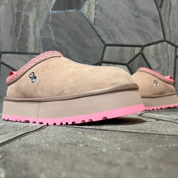 New in Box Women's UGG Tazz Love '25 Valentine's Day Slides - Picture 2 of 9